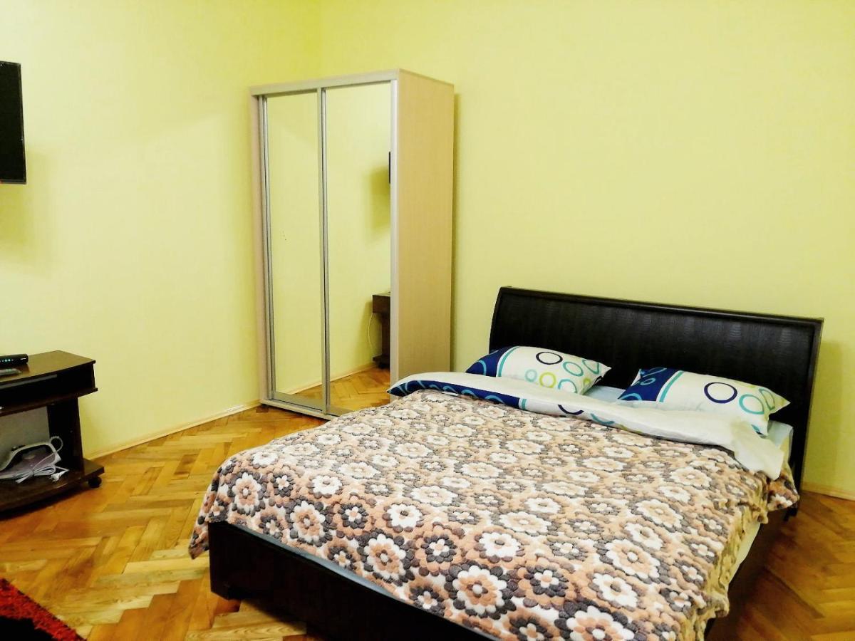 Apartment Ak. Kuchera Street ลวีฟ ภายนอก รูปภาพ